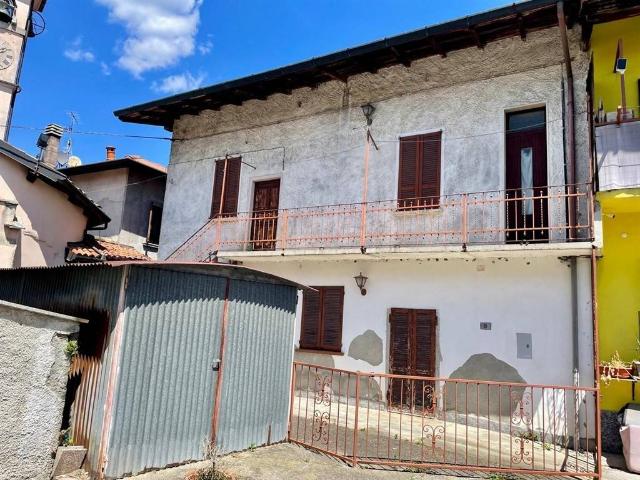 Villa Indipendente in vendita a Crosio Della Valle, Lombardia