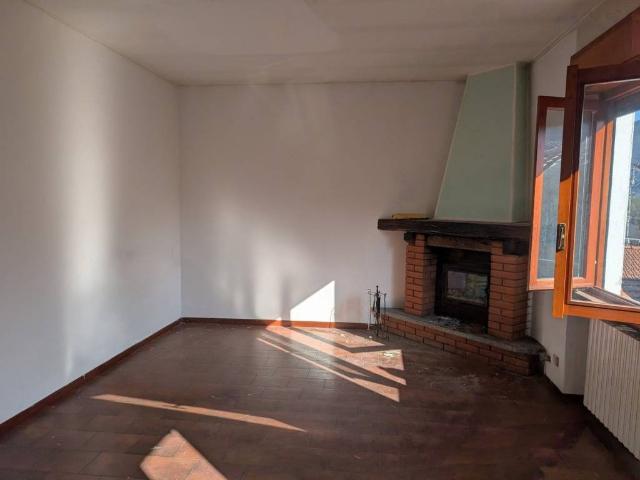 Villa Indipendente in vendita a Comunità Montana del Piambello, Cuasso Al Monte