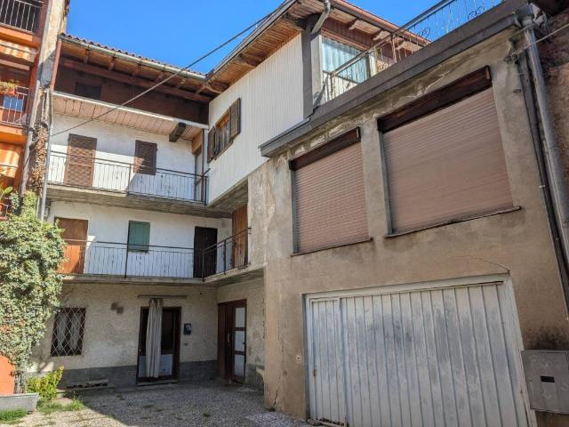 Villa Indipendente in vendita a Cuasso al Piano, Cuasso al Monte