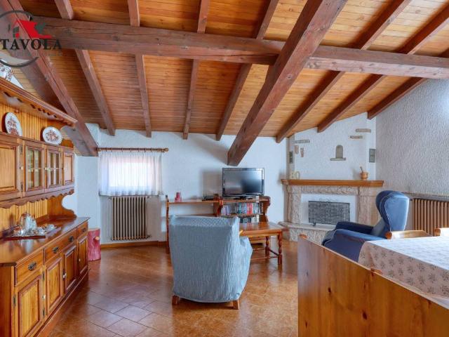 Villa Indipendente in vendita a Comunità Montana del Piambello, Cuasso Al Monte
