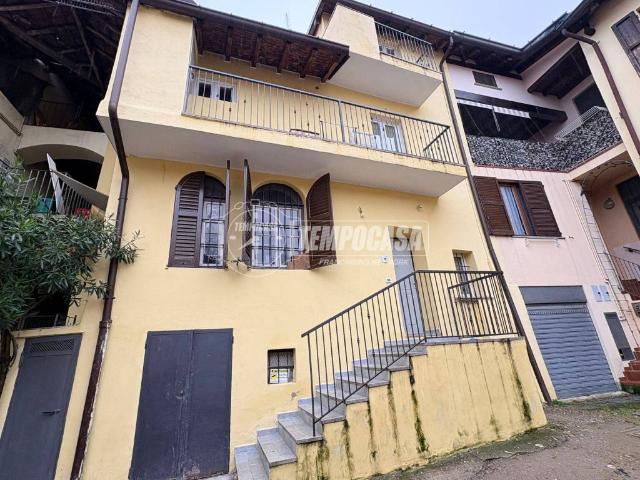 Villa Indipendente in vendita a Cucciago, Lombardia