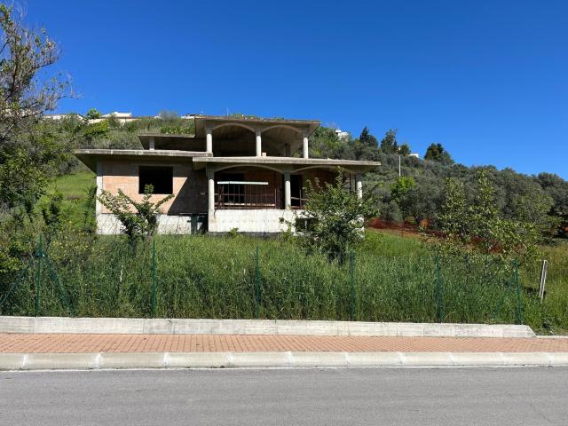 Villa Indipendente in vendita a Cugnoli, Abruzzo