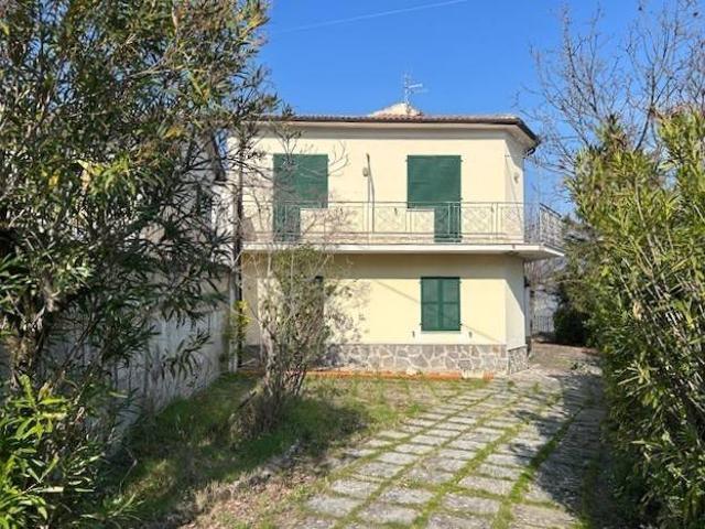 Villa Indipendente in vendita a Cugnoli, Abruzzo