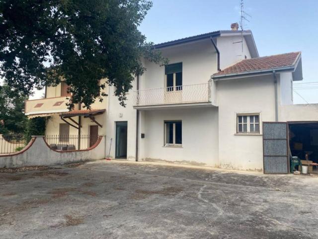 Villa Indipendente in vendita a Cugnoli, Abruzzo