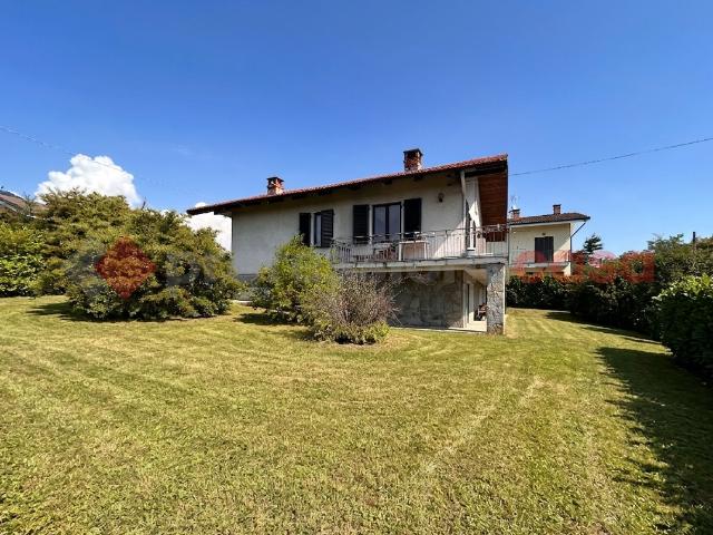 Villa Indipendente in vendita a Paschero, Piemonte