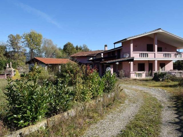 Villa Indipendente in vendita a Piane, Piemonte