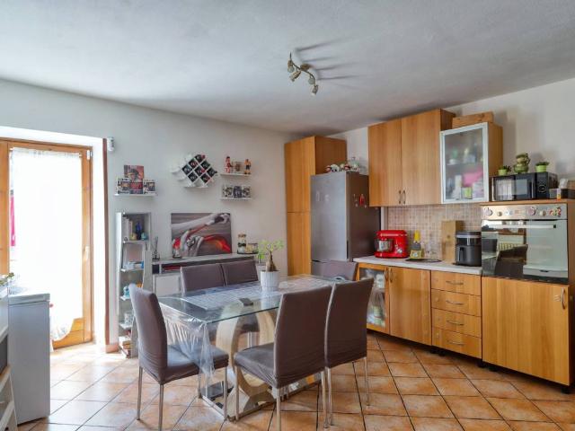 Villa Indipendente in vendita a Comunità Montana del Piambello, Cunardo