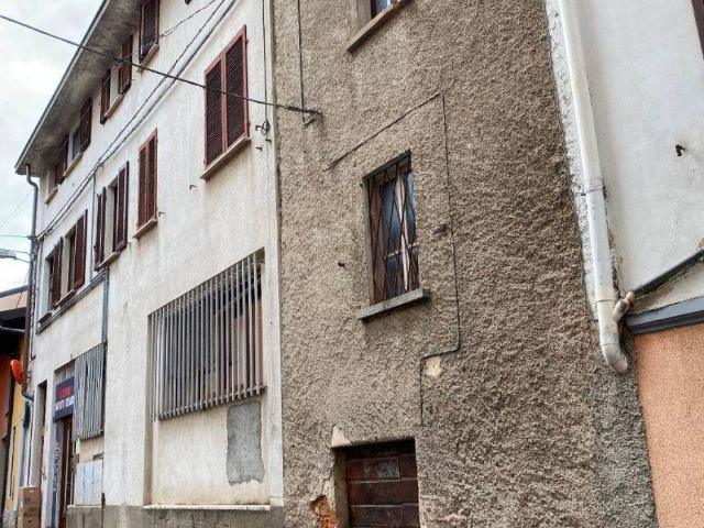 Villa Indipendente in vendita a Comunità Montana del Piambello, Cunardo