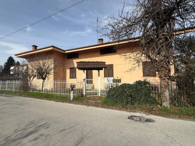 Villa Indipendente in vendita a Basse Sant'Anna - Borgo Nuovo, Piemonte