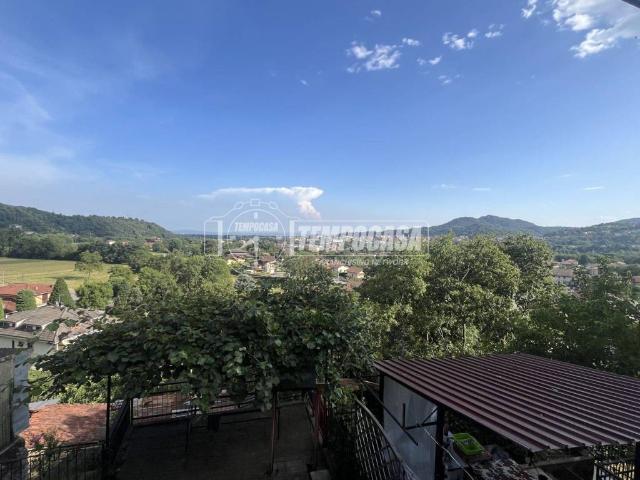Villa Indipendente in vendita a Deiro Inferiore, Piemonte