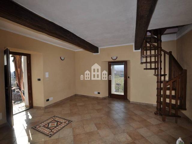 Villa Indipendente in vendita a Salto, Piemonte