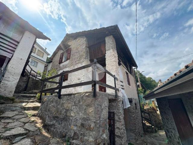 Villa Indipendente in vendita a Vena, Piemonte