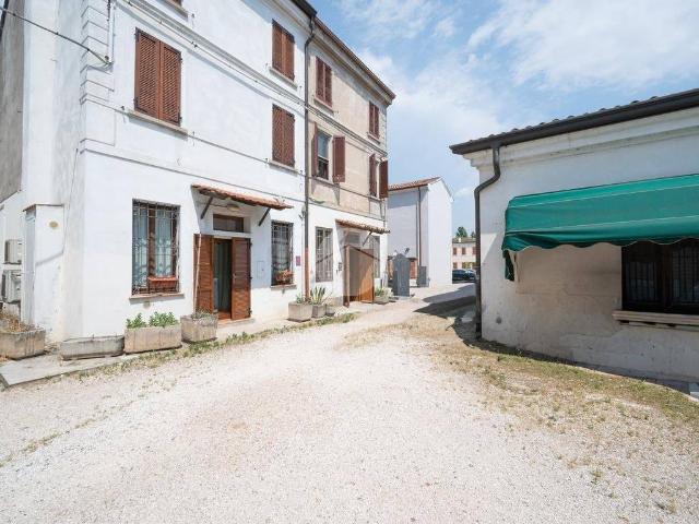 Villa Indipendente in vendita a Grazie, Curtatone