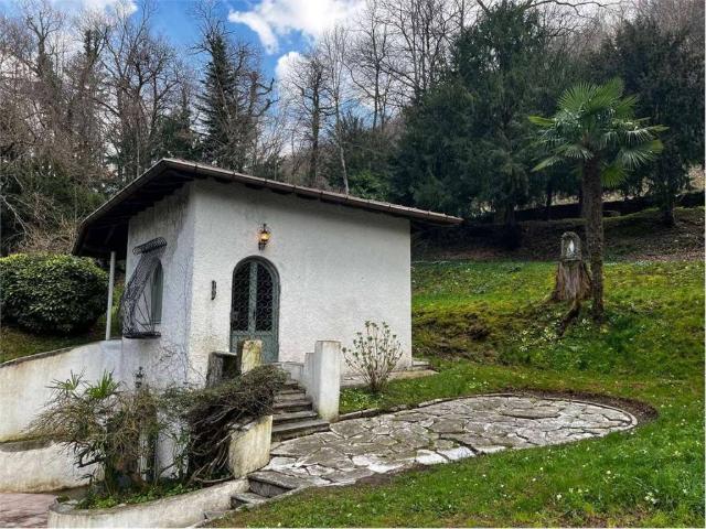 Villa Indipendente in vendita a Comunità Montana Valli del Verbano, Cuvio