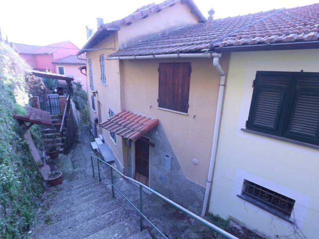 Villa Indipendente in vendita a Davagna, Liguria