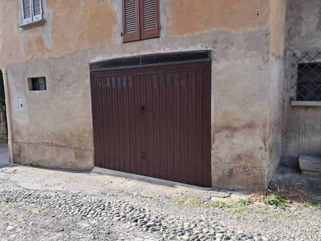 Villa Indipendente in vendita a Daverio, Lombardia