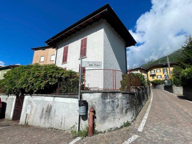 Villa Indipendente in vendita a Dazio, Lombardia