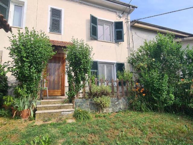 Villa Indipendente in vendita a Dego, Liguria