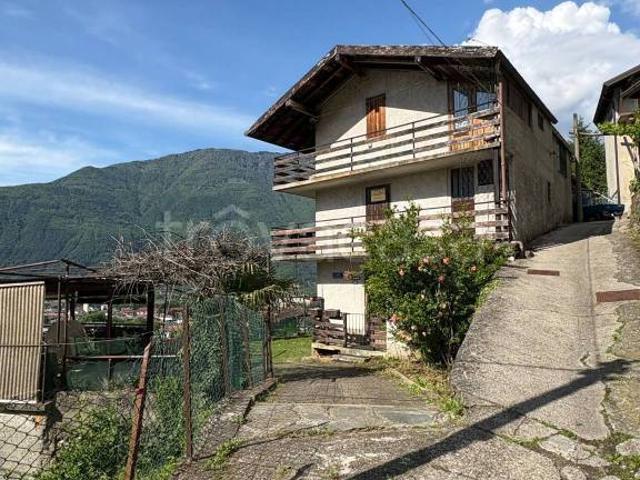 Villa Indipendente in vendita a Delebio, Lombardia
