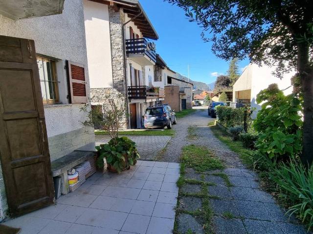 Villa Indipendente in vendita a Delebio, Lombardia