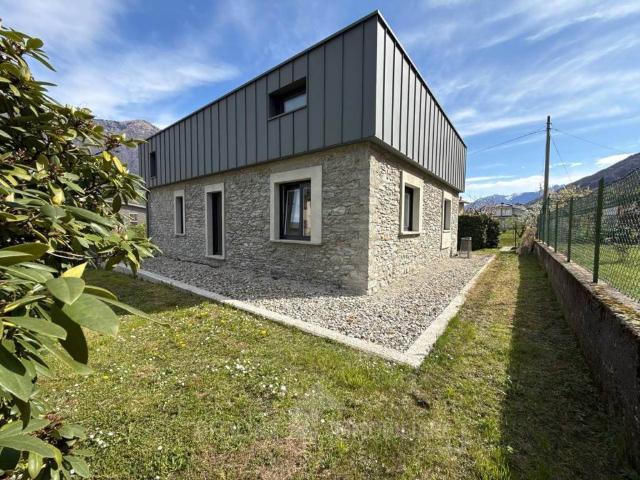 Villa Indipendente in vendita a Delebio, Lombardia