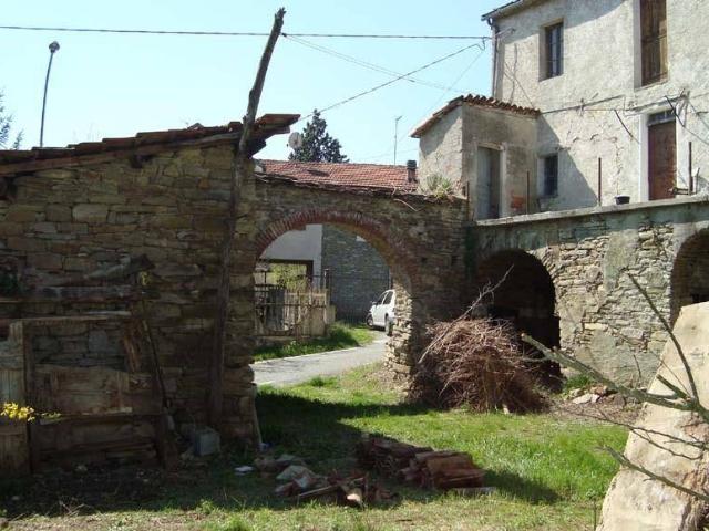 Villa Indipendente in vendita a Denice, Alessandria