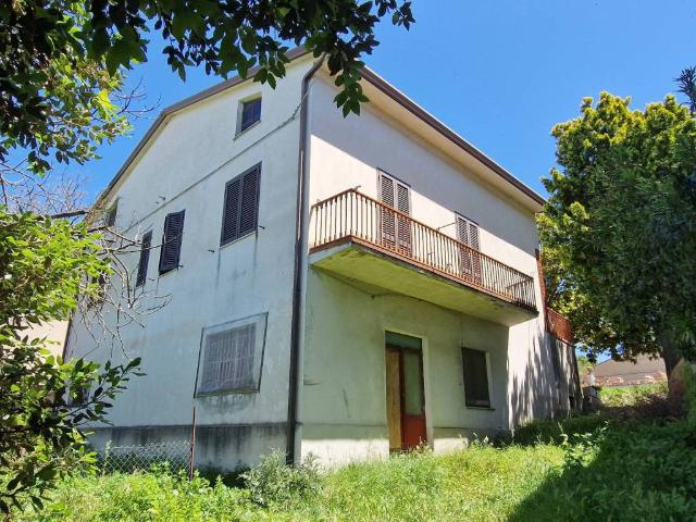 Villa Indipendente in vendita a Deruta, Umbria