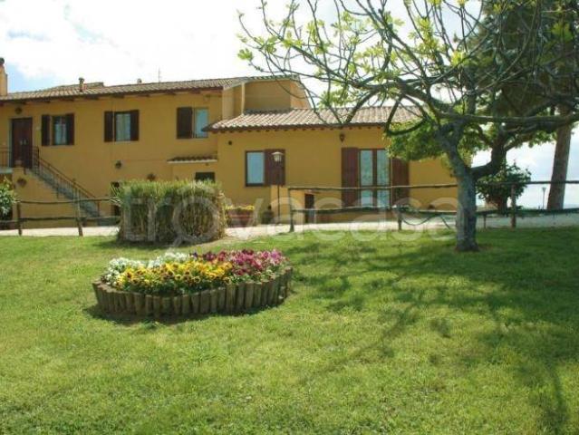 Villa Indipendente in vendita a Deruta, Perugia