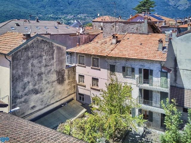 Villa Indipendente in vendita a Castello, Dervio