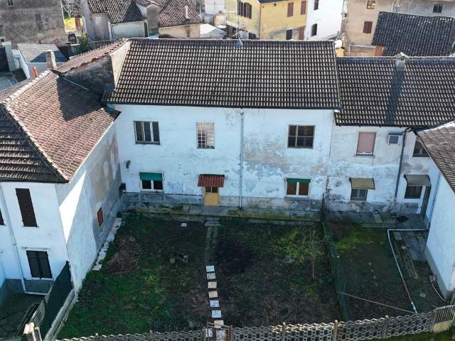 Villa Indipendente in vendita a Piemonte, Vercelli