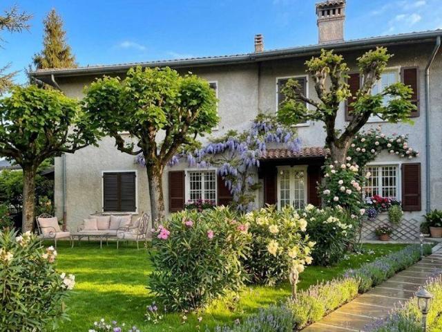 Villa Indipendente in vendita a San Pietro, Desenzano Del Garda