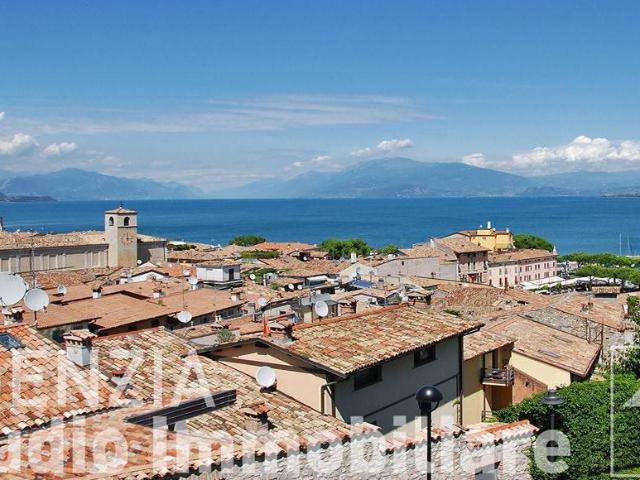 Villa Indipendente in vendita a Desenzano Del Garda, Lombardia