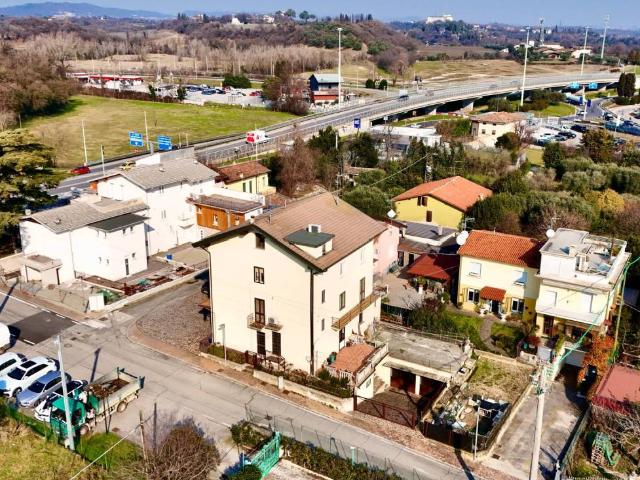 Villa Indipendente in vendita a Vicina, Desenzano Del Garda