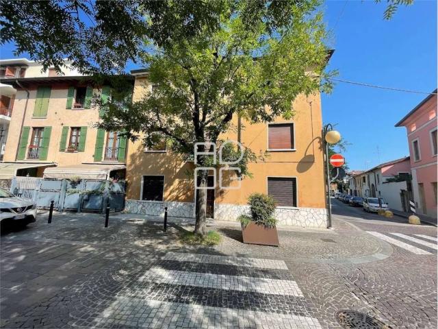 Villa Indipendente in vendita a Desenzano Del Garda, Lombardia