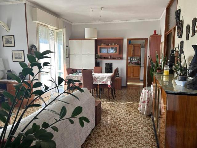 Villa Indipendente in vendita a Rivoltella del Garda, Desenzano Del Garda