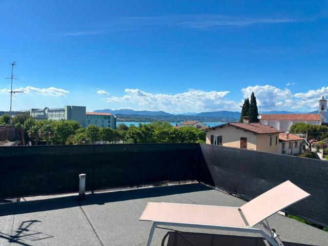 Villa Indipendente in vendita a Rivoltella del Garda, Desenzano Del Garda