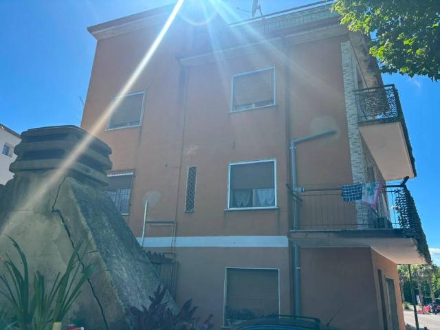 Villa Indipendente in vendita a Rivoltella del Garda, Desenzano Del Garda