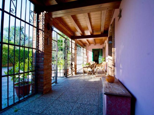 Villa Indipendente in vendita a Rivoltella del Garda, Desenzano Del Garda
