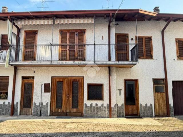 Villa Indipendente in vendita a Piazza, Desio