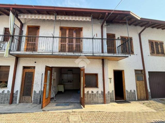 Villa Indipendente in vendita a Piazza, Desio