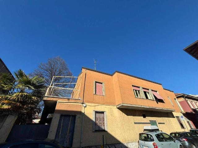 Villa Indipendente in vendita a Piazza, Desio