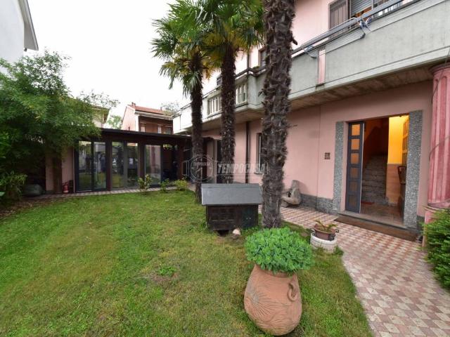 Villa Indipendente in vendita a Sacro Cuore-Stazione, Desio