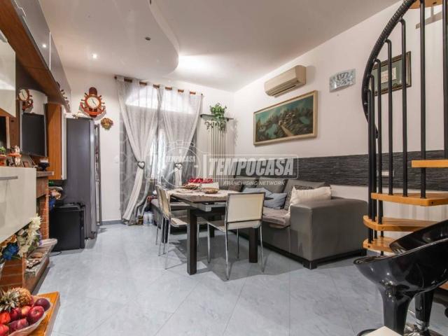 Villa Indipendente in vendita a Dugana, Desio