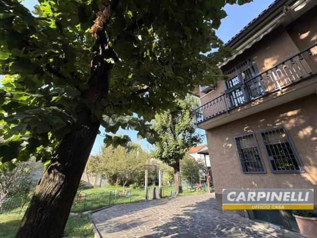 Villa Indipendente in vendita a Foppa, Desio