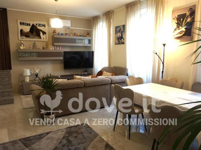 Villa Indipendente in vendita a Piazza, Desio