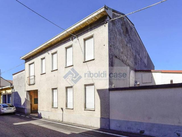 Villa Indipendente in vendita a Desio, Lombardia