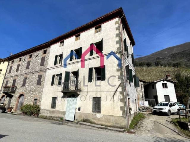 Villa Indipendente in vendita a Unione dei comuni Media Valle del Serchio, Borgo A Mozzano