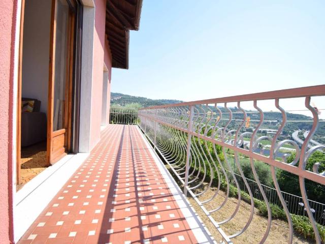 Villa Indipendente in vendita a Diano Castello, Liguria