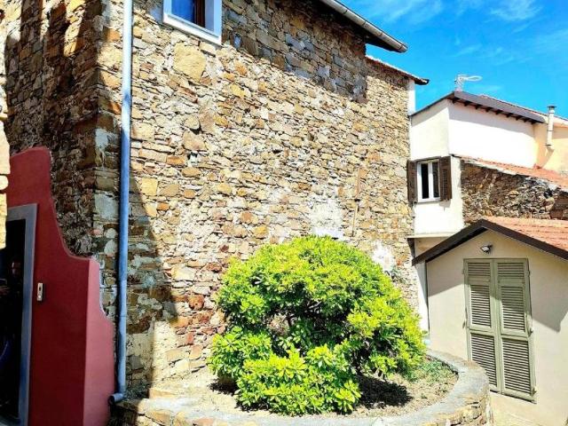Villa Indipendente in vendita a Diano Gorleri, Diano Marina