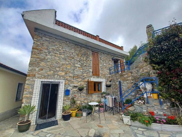 Villa Indipendente in vendita a Diano San Pietro, Liguria